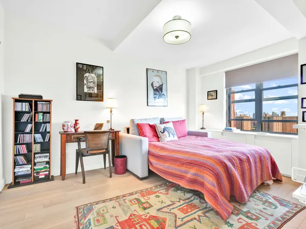 268 East Broadway image 15 of 38