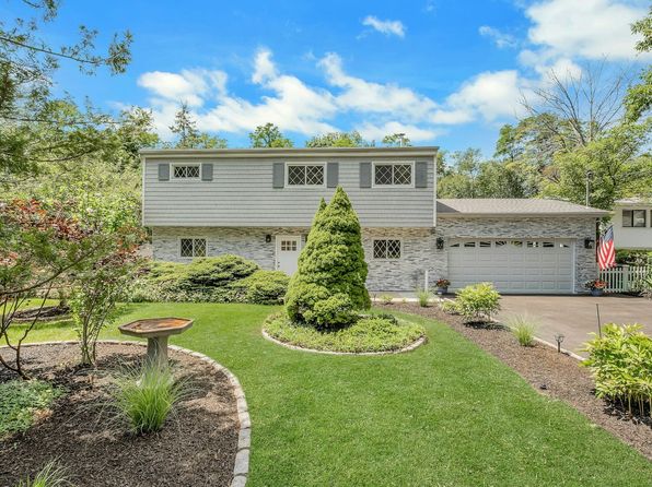 77 Greenwood Ln