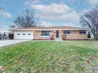 11010 W Glendale Ave, Wauwatosa, WI 53225