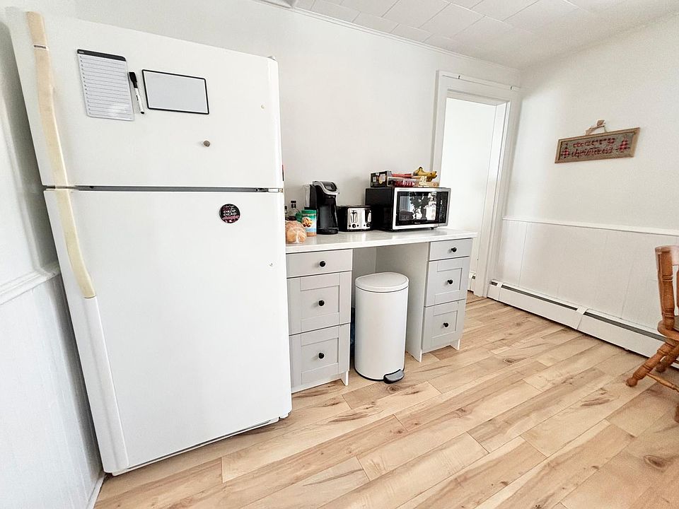 1st image of 230 Saint John St APT 3
