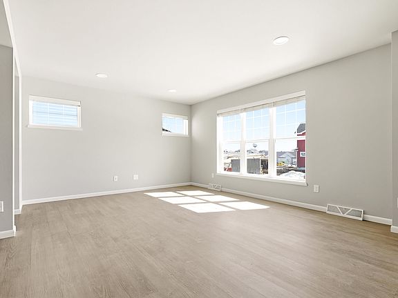 2nd image of 823 Indigo Ln