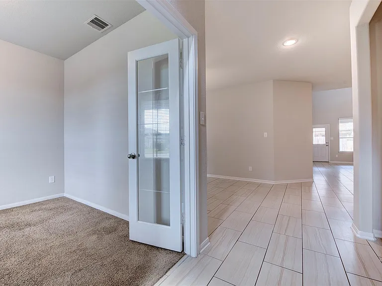 4542 Medrano Trl — Photo 4