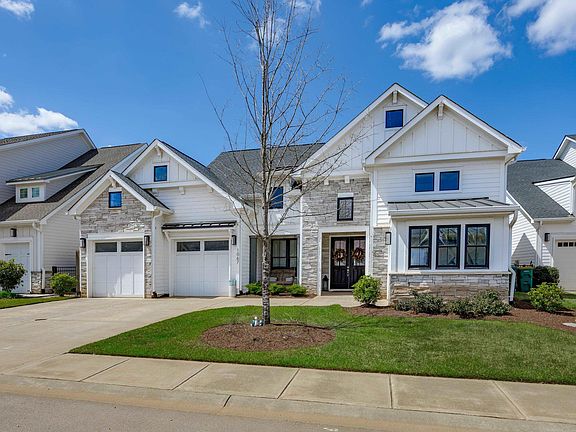 2nd image of 1067 Arbor Stroll Way