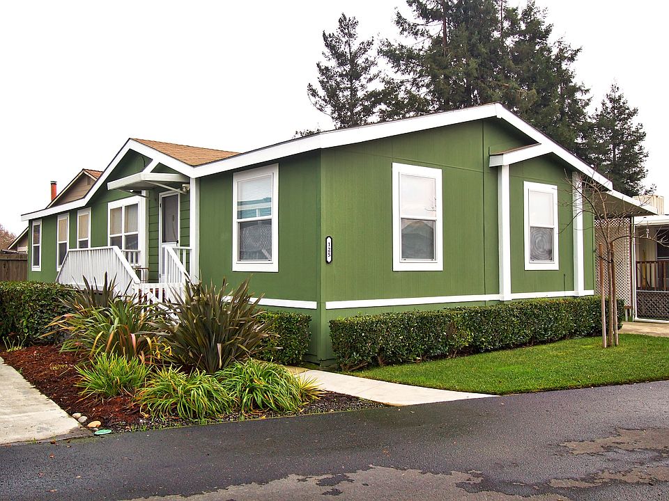 1st image of 125 Oakwood Dr