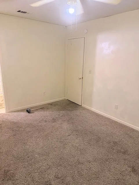 3 bed, 1100 sqft, $1,600 — Photo 4