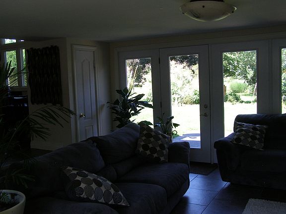 5th image of 502 College Manor Pl