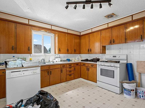 2nd image of 5119 55th Ave