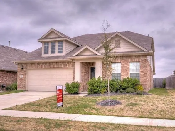 912 Hawk Valley Dr, Little Elm, TX 75068