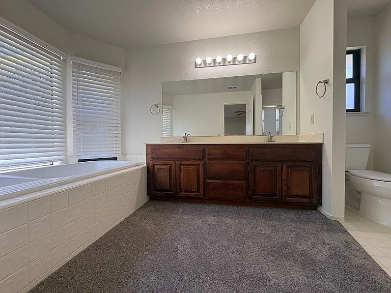 762 Corvey Cir — Photo 34