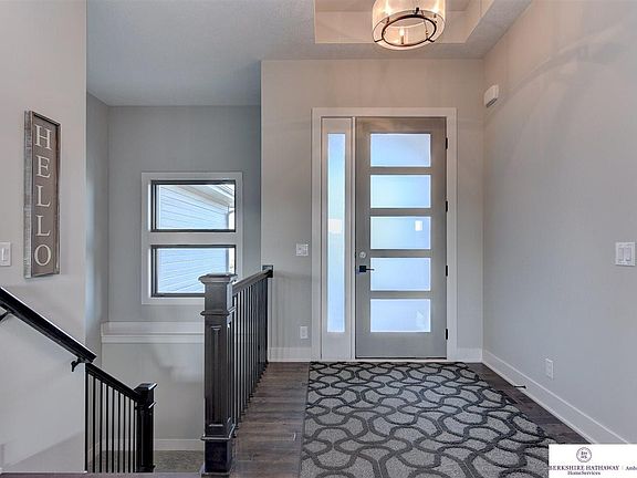 2nd image of 18827 Taylor Cir
