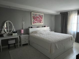 401 Golden Isles Dr APT 1002, Hallandale Beach, FL 33009