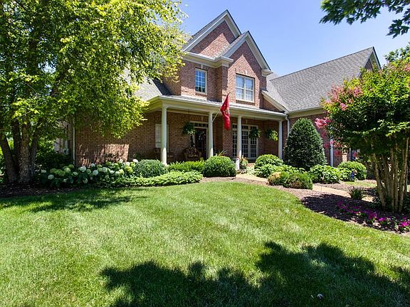 2nd image of 800 Walden Dr