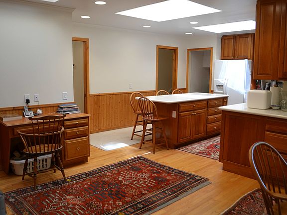 4th image of 112 Coolidge Ave