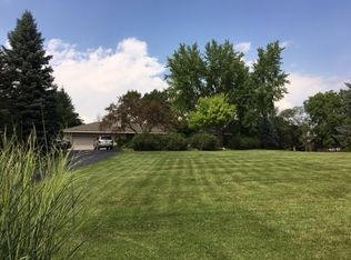 90 Forestview Dr, Elgin, IL 60120