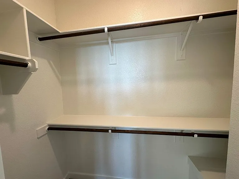 1021 Elise Ave — Photo 8