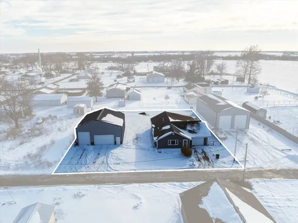 1764 D Ave, Knoxville, IA 50138