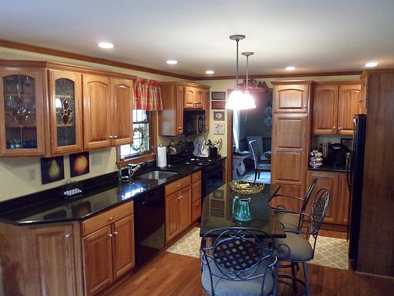 2nd image of 3910 Mimosa Dr