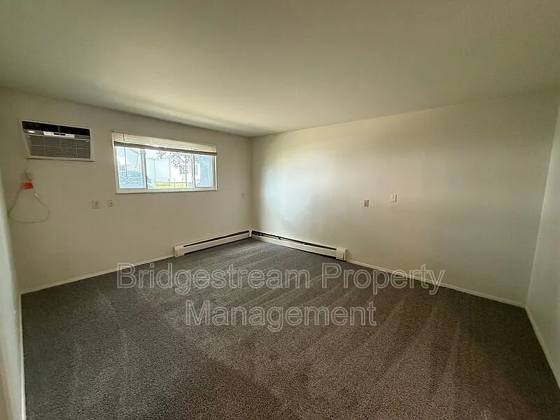 1 bed, 1.0 bath, 700 sqft, $650 — Photo 3