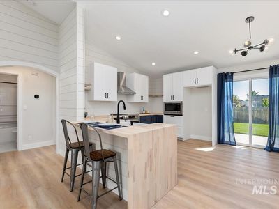 200 N Turtle Dove Way, Nampa, ID, 83651