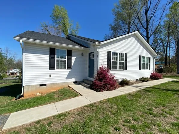 225 Bruton St, Troy, NC 27371