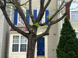 25387 Bryson Dr, Chantilly, VA 20152