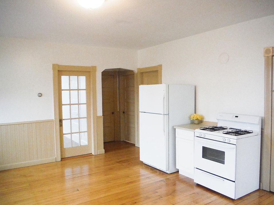 huge eat-in kitchen