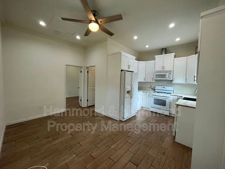 4316 Greenbush Ave — Photo 21