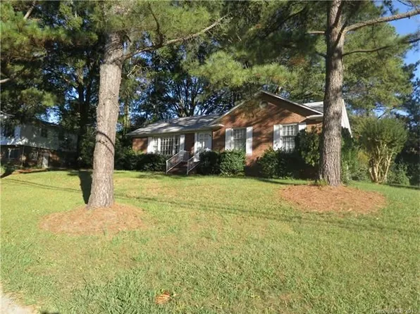 5937 Amity Pl, Charlotte, NC 28212