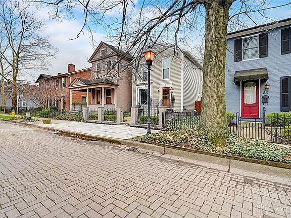 3rd image of 25 Tecumseh St