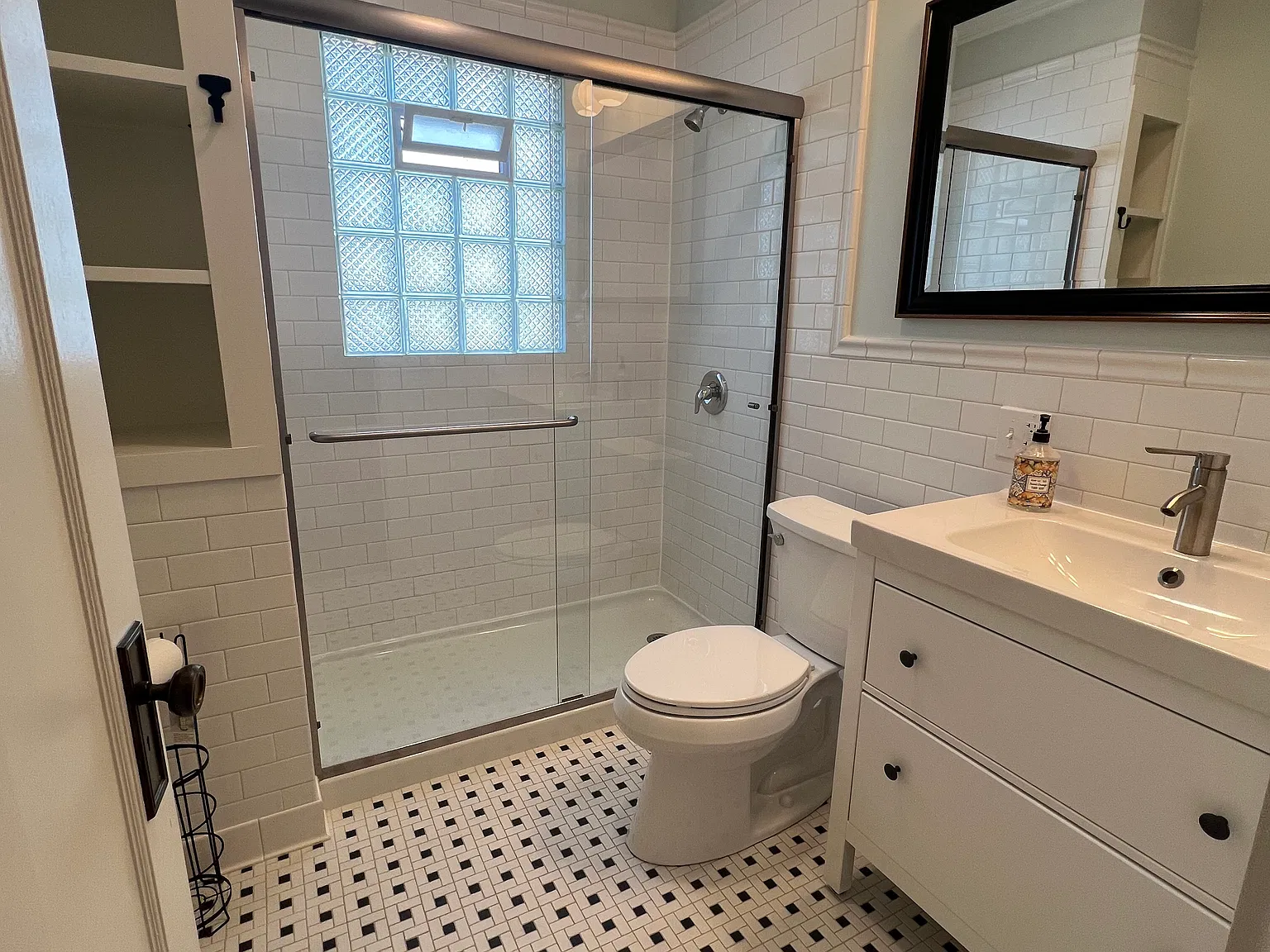 1664 Winton Ave — Photo 2