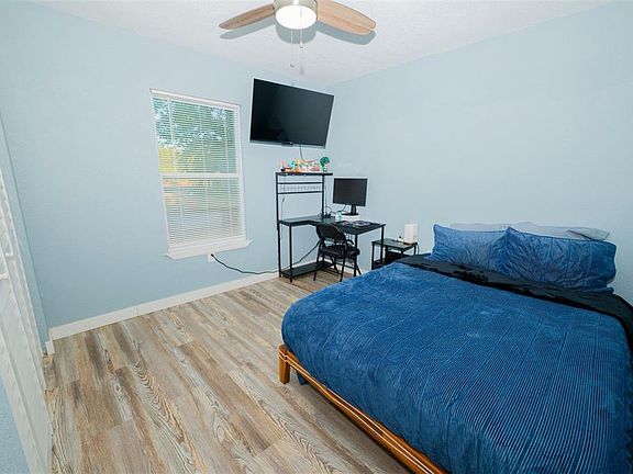 5th image of 9330 SE Maricamp Rd