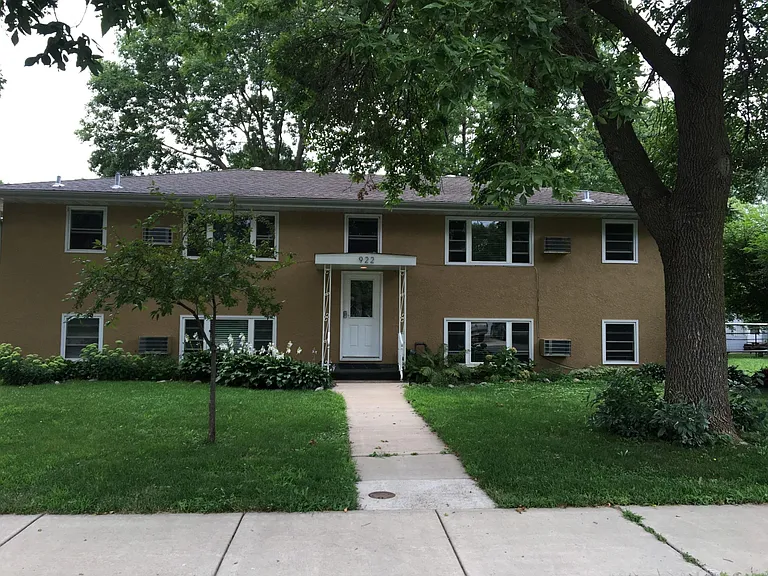 922 Spencer St S #1 — Photo 4