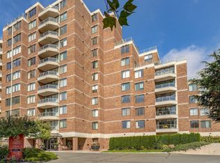 Laurel Point, Victoria, BC V8V 4T9