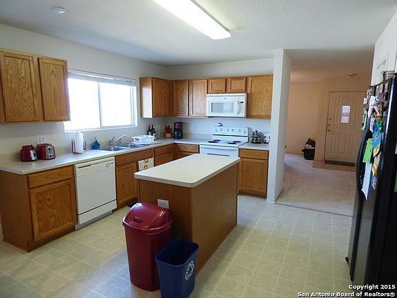 3rd image of 13319 Hampton Dl
