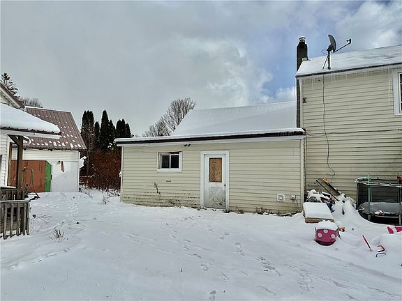 3rd image of 76 Broad St #4