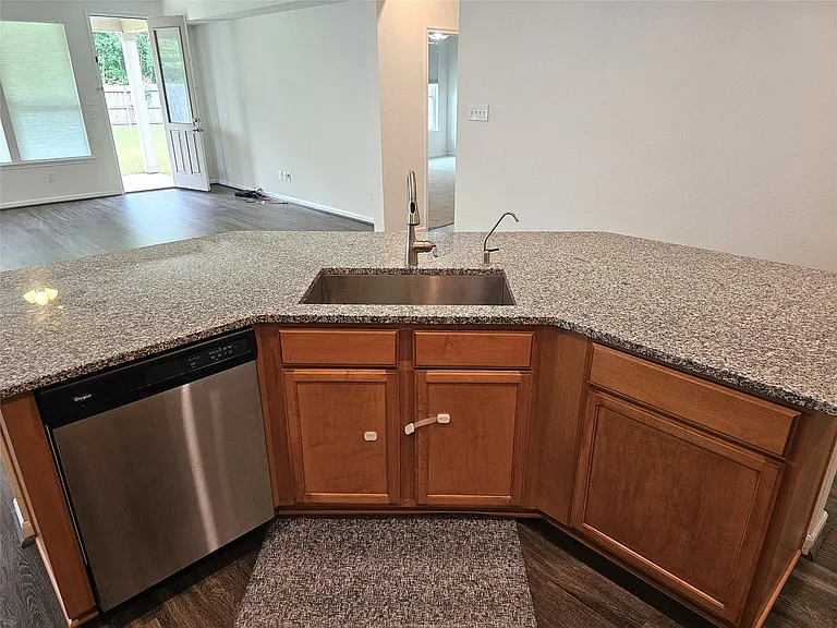 3318 Regal Park Ln — Photo 15