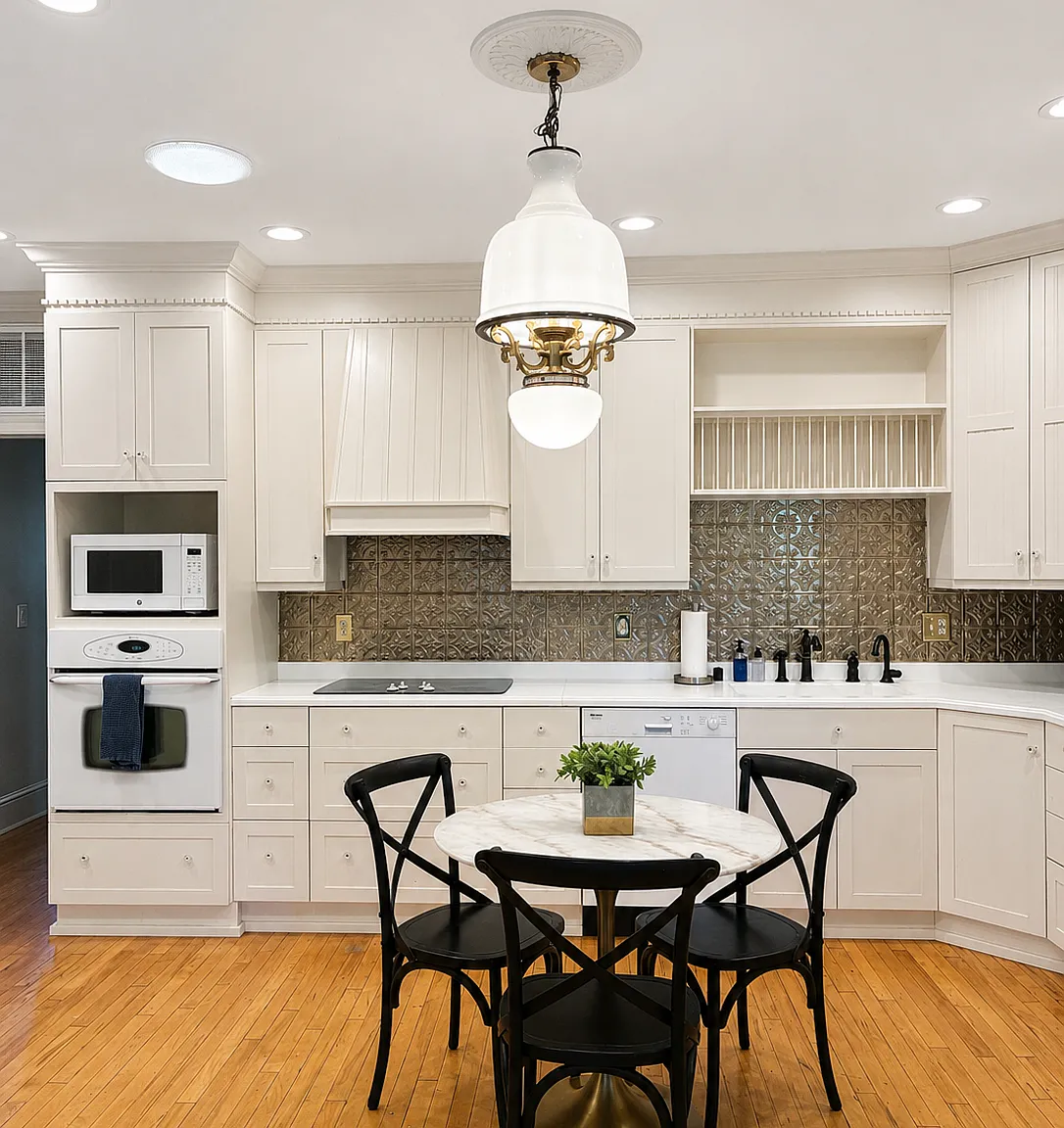 2 bed, 1100 sqft, $3,999 — Photo 3