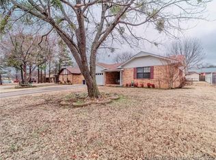 1700 Red Bud Ln, McAlester, OK 74501