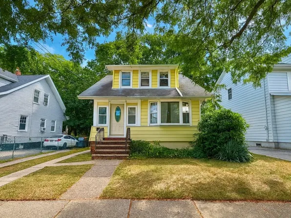 63 Lakeside Dr, Nutley, NJ 07110