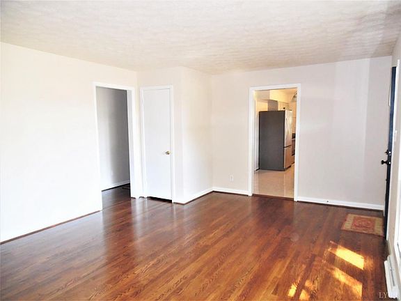 5th image of 180 Wildwood Dr