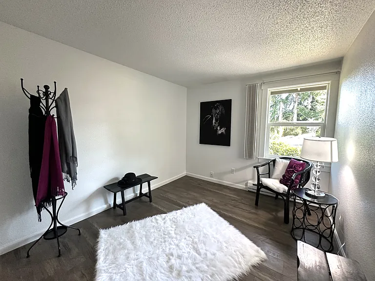 844 Phoenix St NE — Photo 13