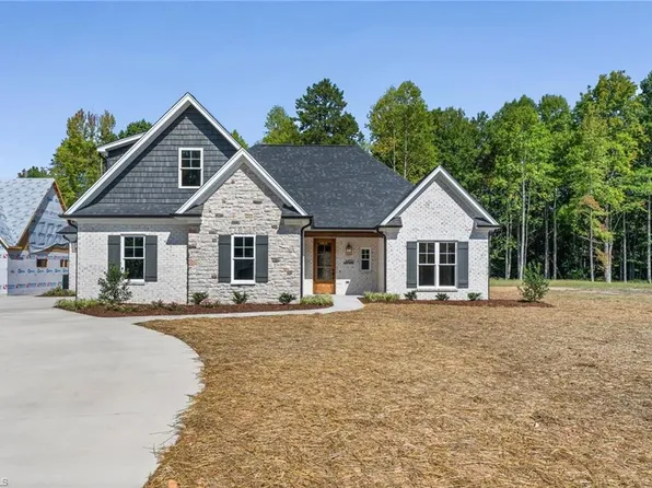 6851 Ridge Rd, Lexington, NC 27295