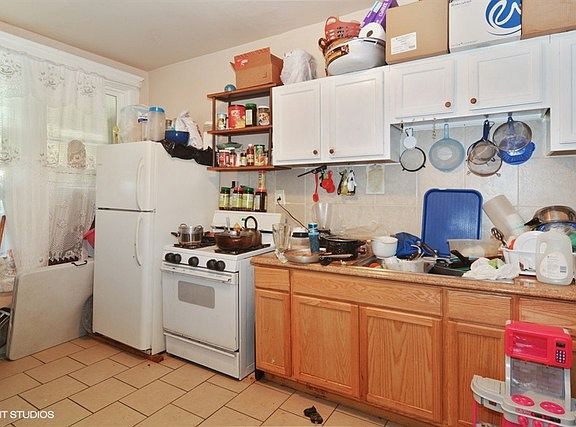 5th image of 3806 W Wrightwood Ave