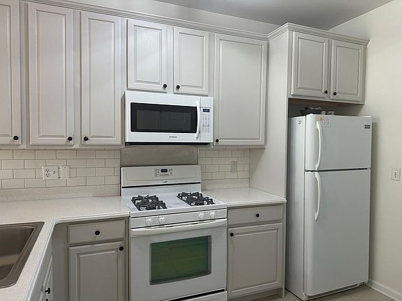 3rd image of 1610 Hamilton St #1610