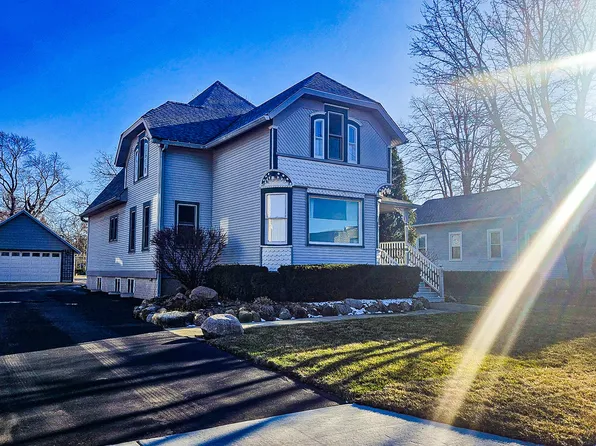 81 E Grand Ave, Lake Villa, IL 60046