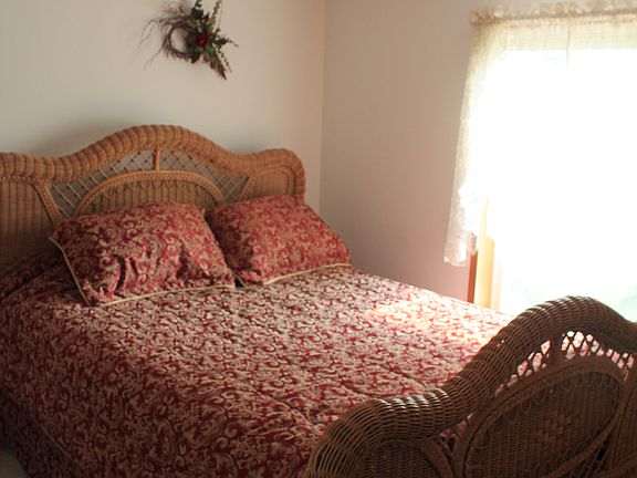 Bedroom #2 (Upper)