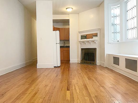 4th image of 36 E 38th St APT 1D