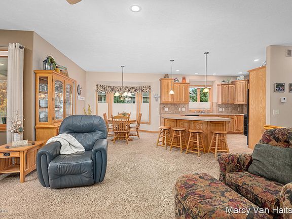 3rd image of 4957 Barnsley Dr
