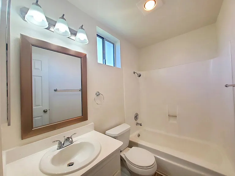 Westbrook Manor Apartments — Photo 10