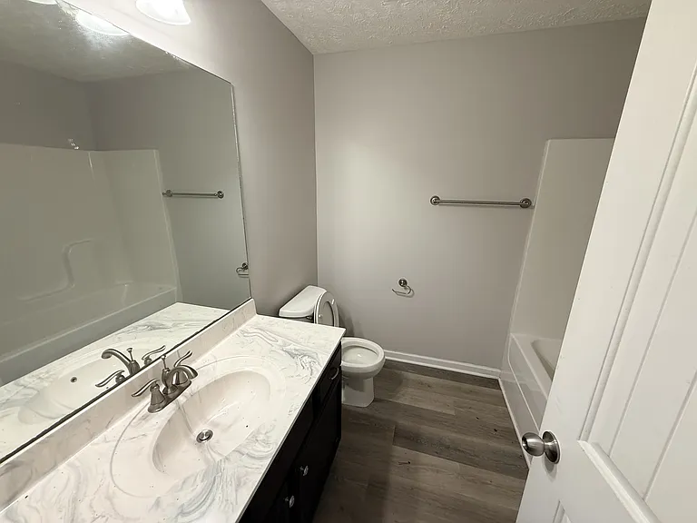 400 Rick McCormick Dr — Photo 18